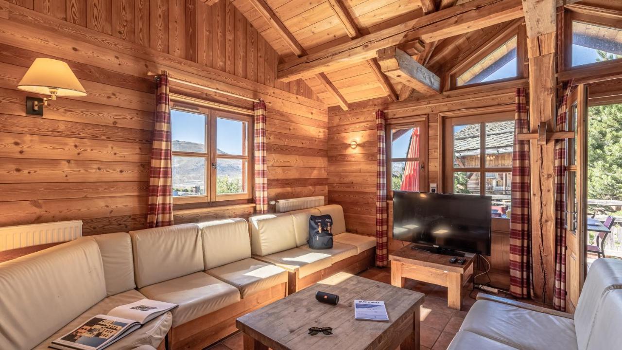 אלפה ד'הואז Madame Vacances Les Chalets De L'Altiport מראה חיצוני תמונה
