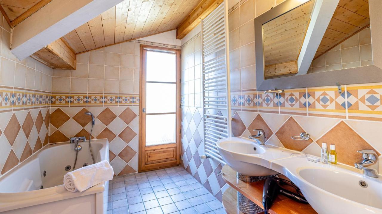 אלפה ד'הואז Madame Vacances Les Chalets De L'Altiport מראה חיצוני תמונה