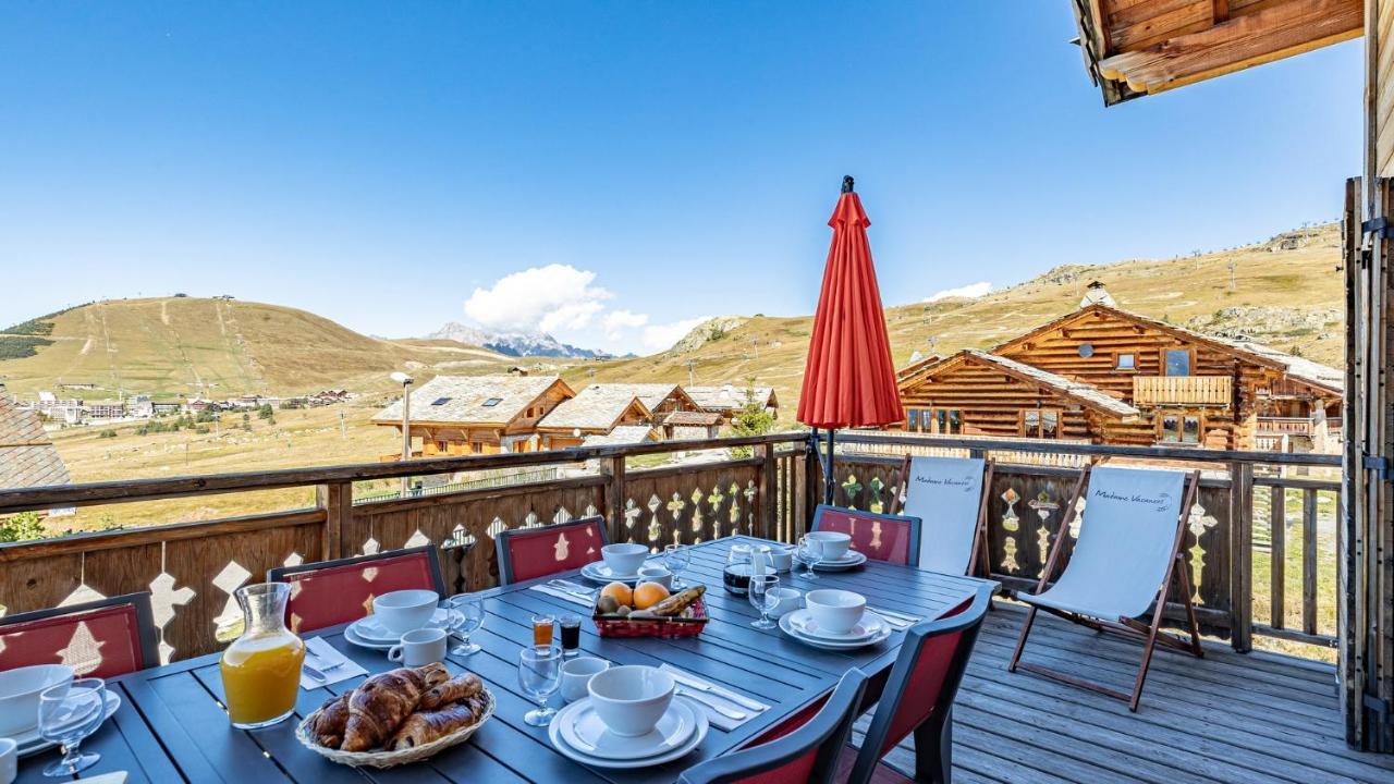 אלפה ד'הואז Madame Vacances Les Chalets De L'Altiport מראה חיצוני תמונה