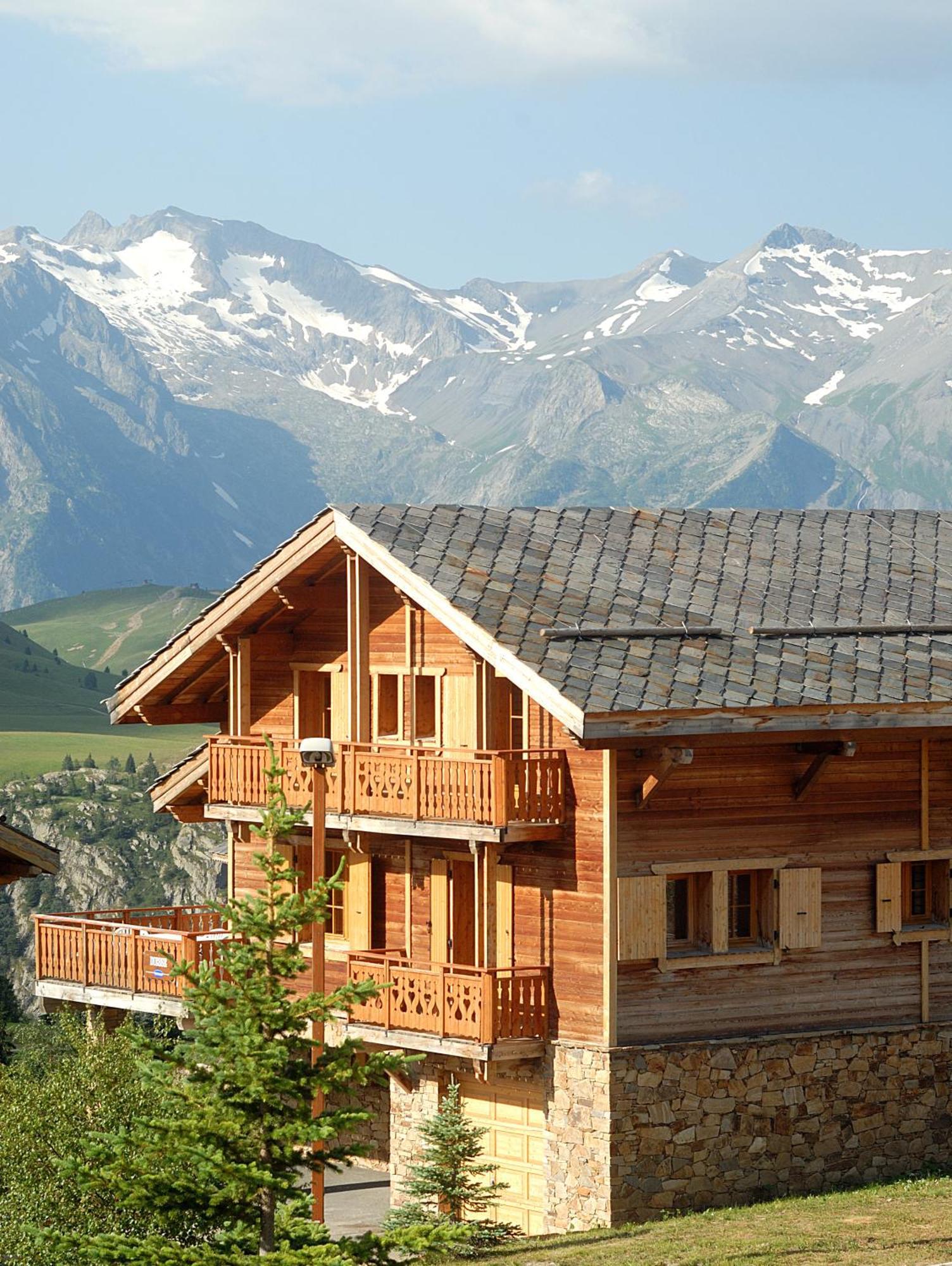 אלפה ד'הואז Madame Vacances Les Chalets De L'Altiport מראה חיצוני תמונה