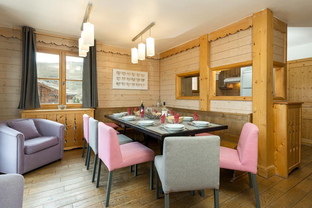 אלפה ד'הואז Madame Vacances Les Chalets De L'Altiport מראה חיצוני תמונה