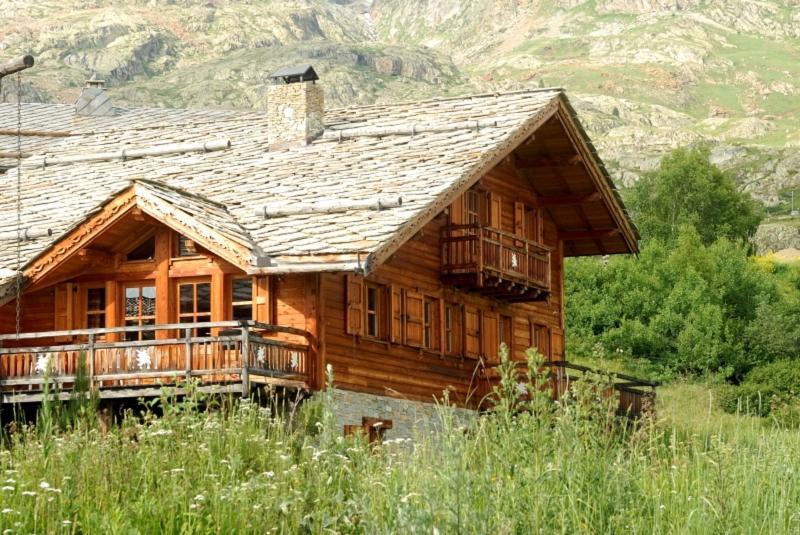 אלפה ד'הואז Madame Vacances Les Chalets De L'Altiport מראה חיצוני תמונה