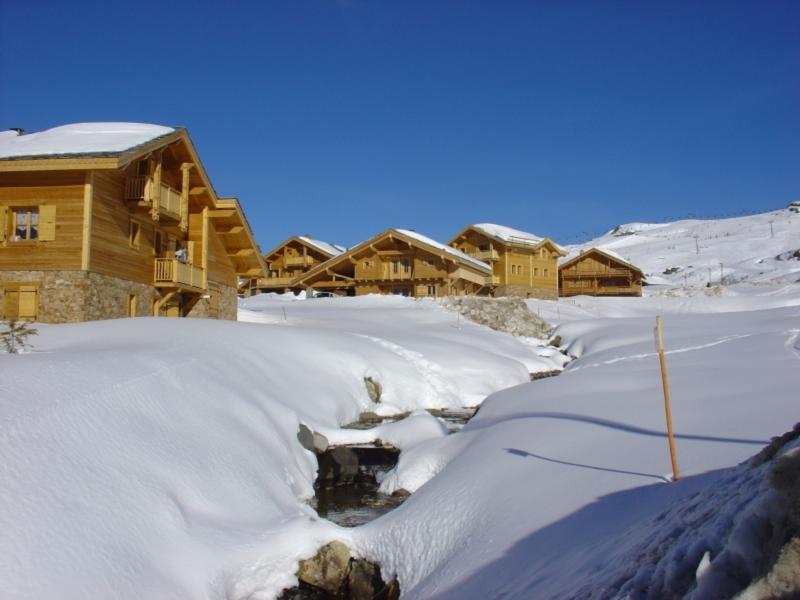 אלפה ד'הואז Madame Vacances Les Chalets De L'Altiport מראה חיצוני תמונה