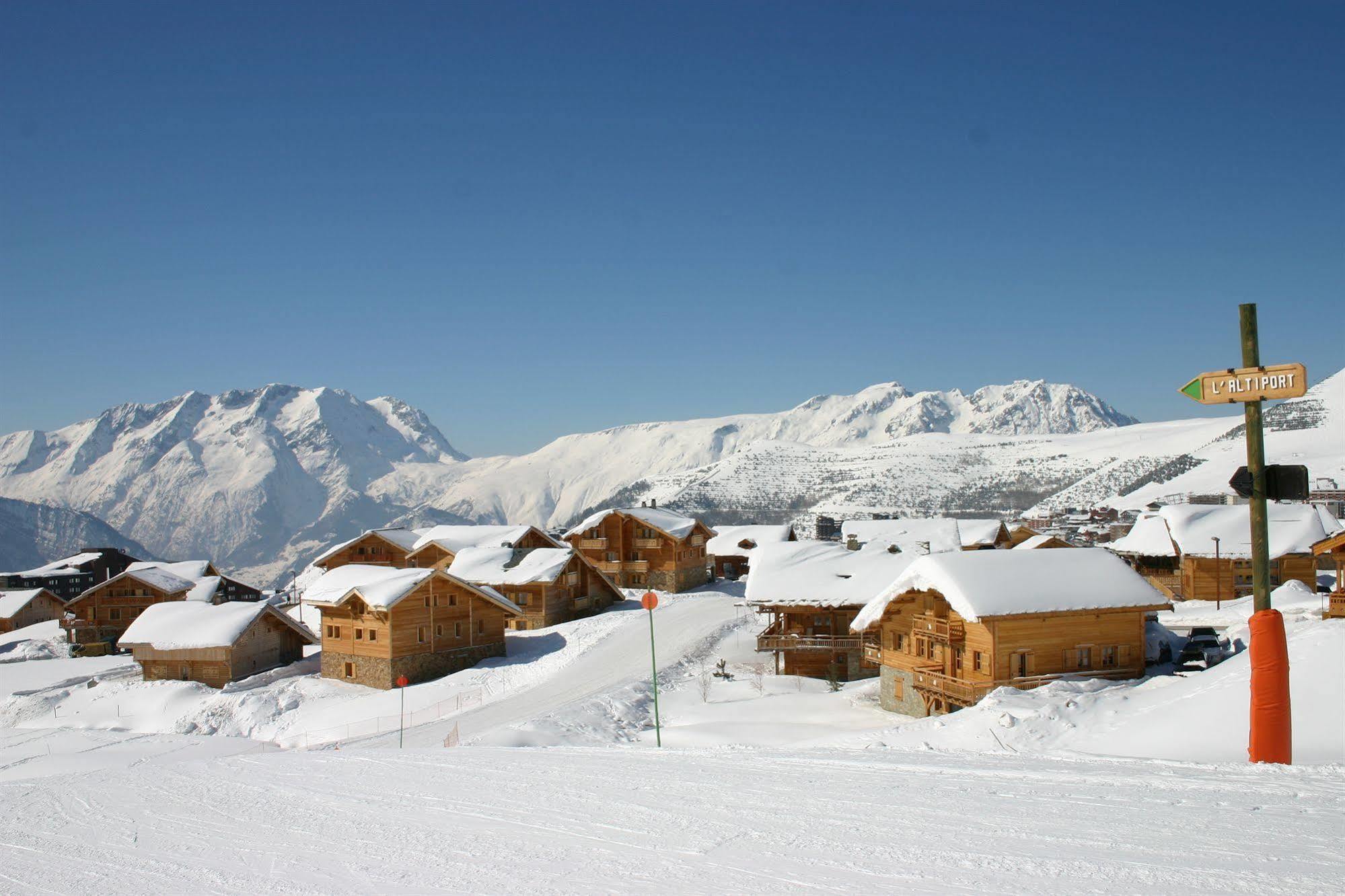 אלפה ד'הואז Madame Vacances Les Chalets De L'Altiport מראה חיצוני תמונה